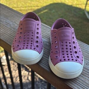 Native Jefferson Water Water Shoes Girl Size 7